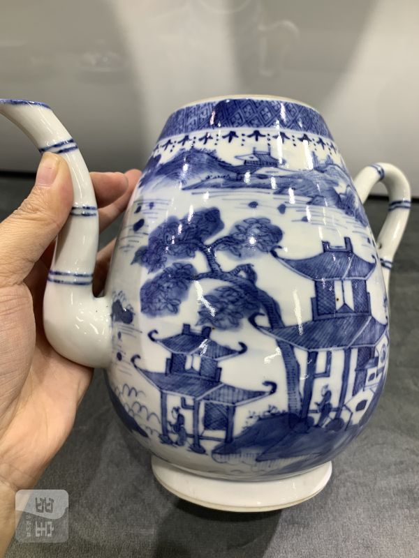 清晚期青花山水楼阁纹壶 - 图2